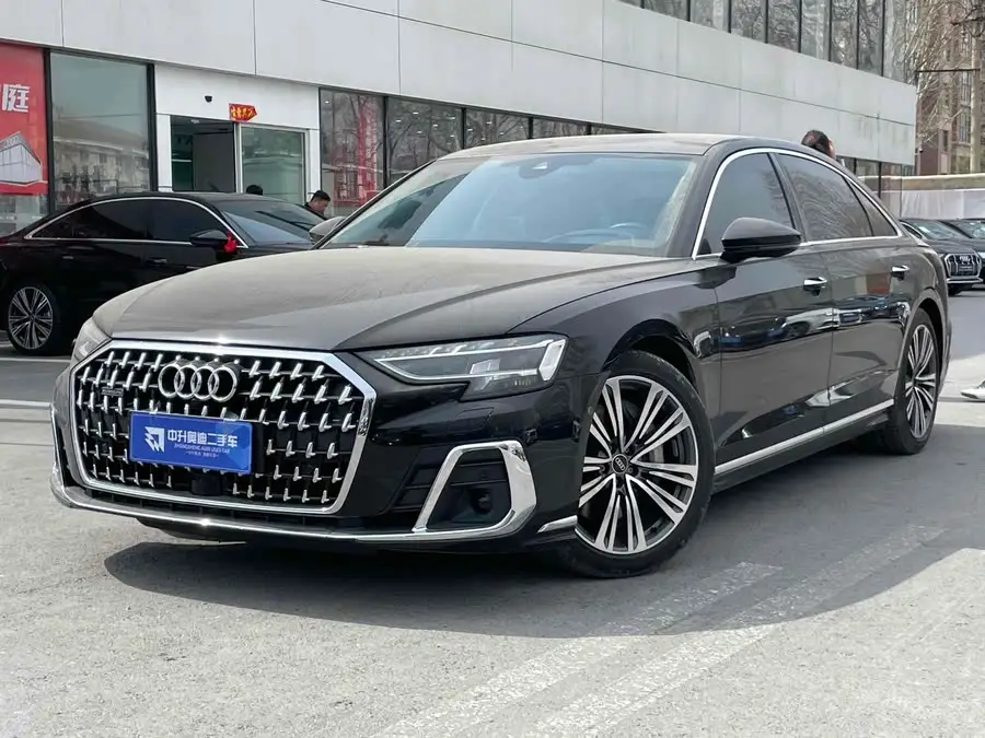 أودي A8 طراز 2023 A8L 55 TFSI quattro الرائد