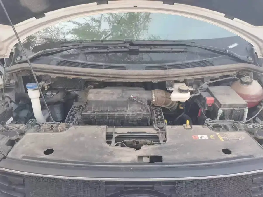 فورد ترانزيت 2023 طراز 2.0T ديزل أوتوماتيكي للاستخدام التجاري مع قاعدة عجلات متوسطة وسقف منخفض 7/8/9 مقاعد