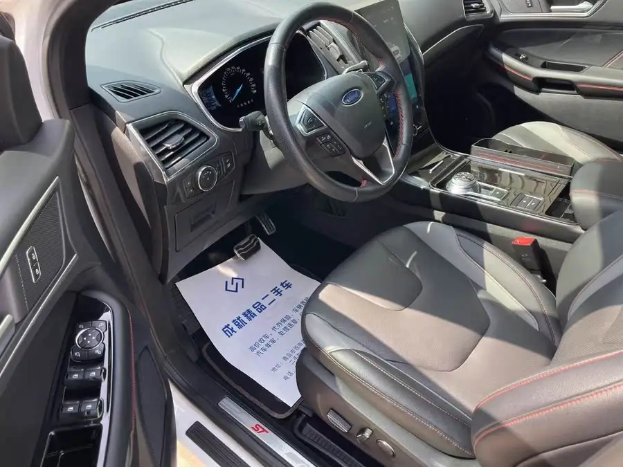 2020 Ford Edge EcoBoost 245 AWD ST-Line 7-seater