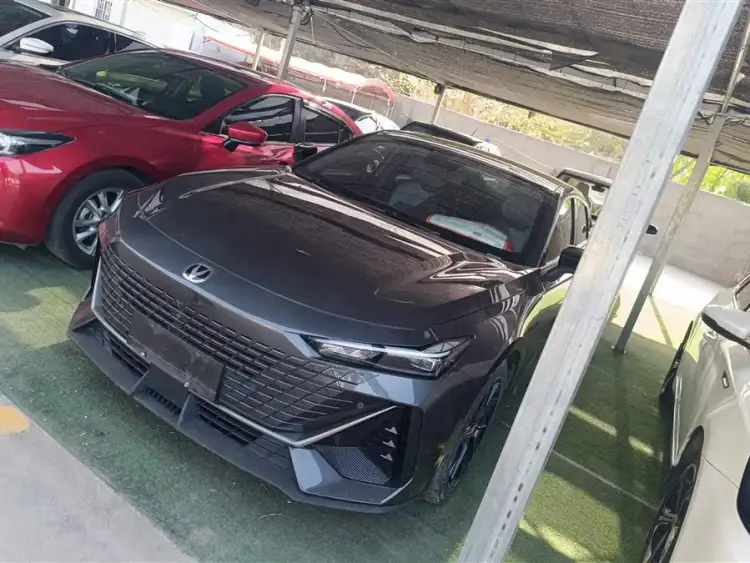 Changan UNI-V 2022 1.5T Smart Navigation Version