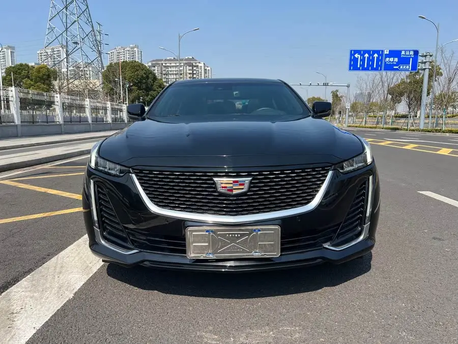 كاديلاك CT5 2023 28T الفاخرة (الإصدار القياسي)