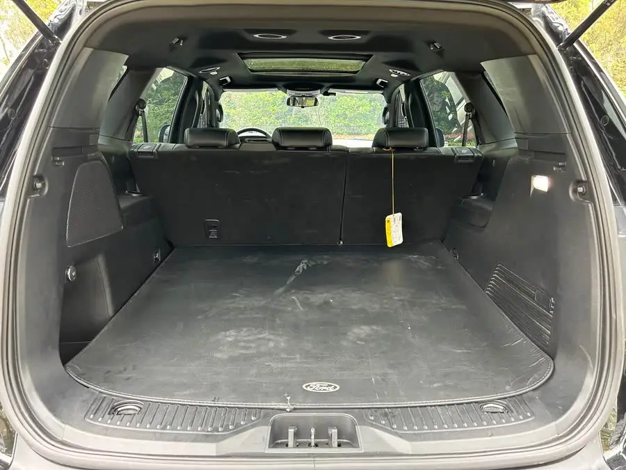 2020 إيفرست 2.3T بنزين أوتوماتيكي 4WD فاخرة 5 مقاعد