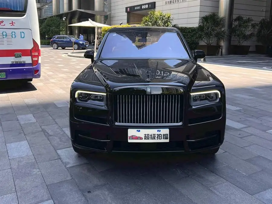 كالينان 2020 بلاك بادج