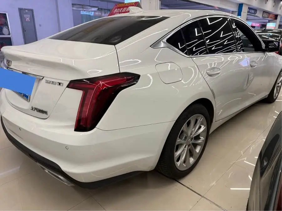 كاديلاك CT5 2022 28T الفاخرة