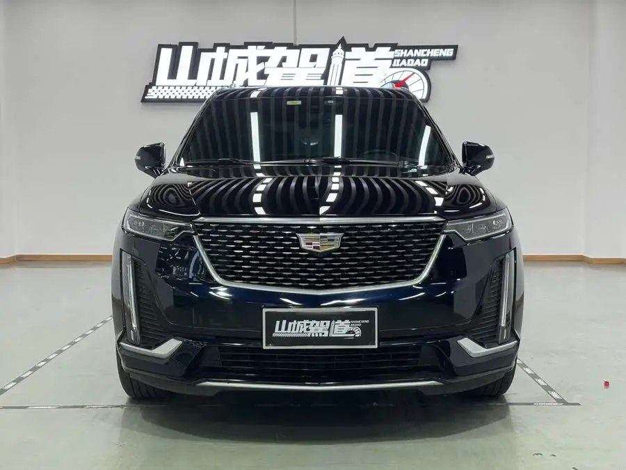 كاديلاك XT6 2021 28T فاخرة بستة مقاعد ودفع رباعي