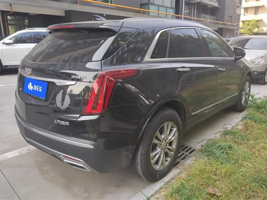 كاديلاك XT5 2021 طراز 28T الفاخر