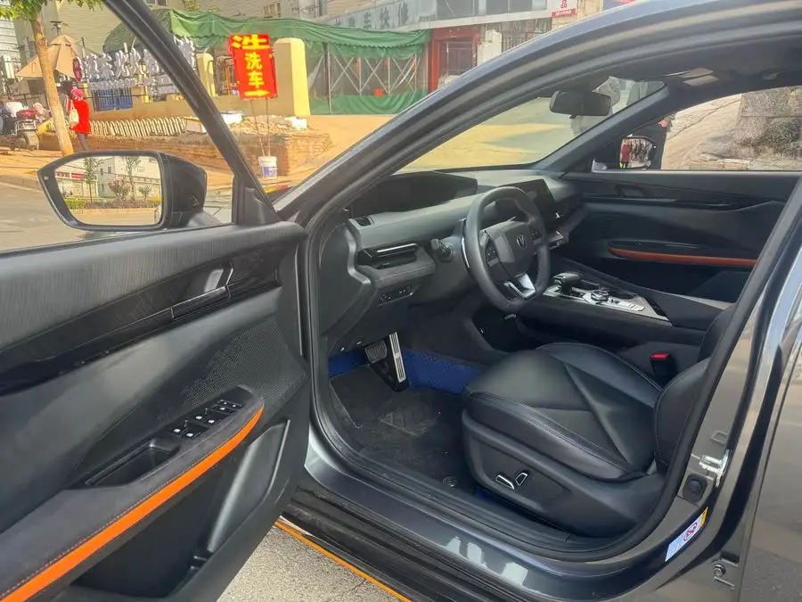 Changan UNI-V 2022 1.5T Sport Edition