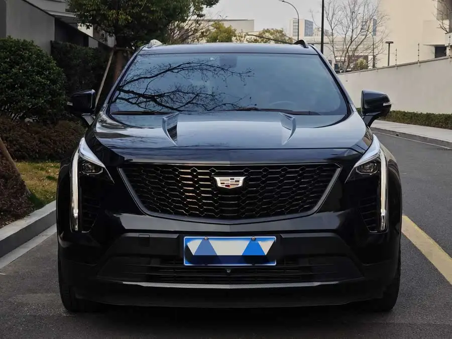 كاديلاك XT4 2020 28T دفع أمامي متميز
