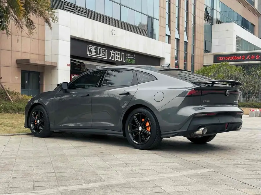 Changan UNI-V 2022 1.5T Smart Navigation Edition