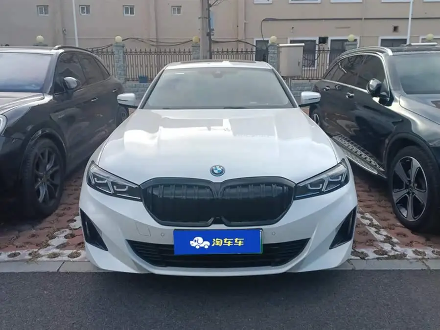 بي إم دبليو i3 2024 eDrive 35 L