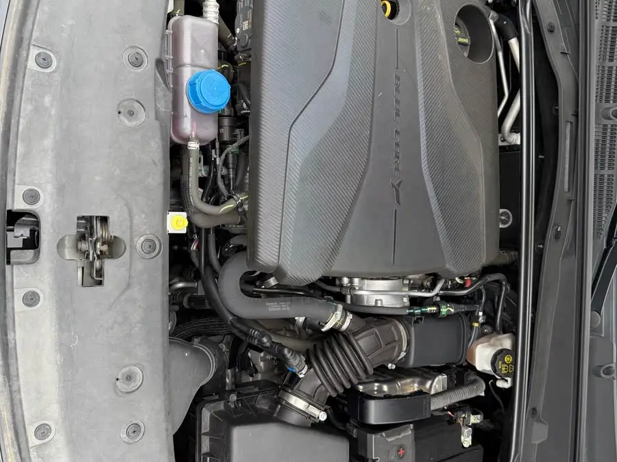 Changan UNI-V 2023 1.5T Smart Navigation Edition