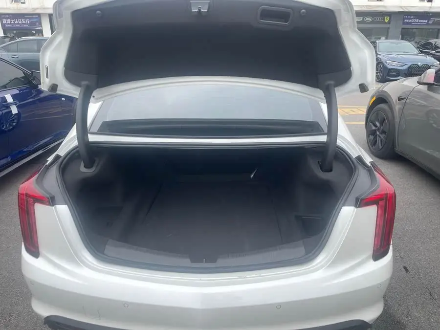 كاديلاك CT5 2024 28T برو الفاخر