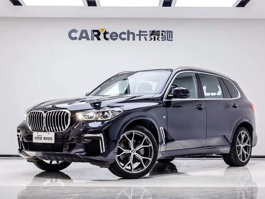 بي إم دبليو X5 2022 xDrive 40Li حزمة M الرياضية