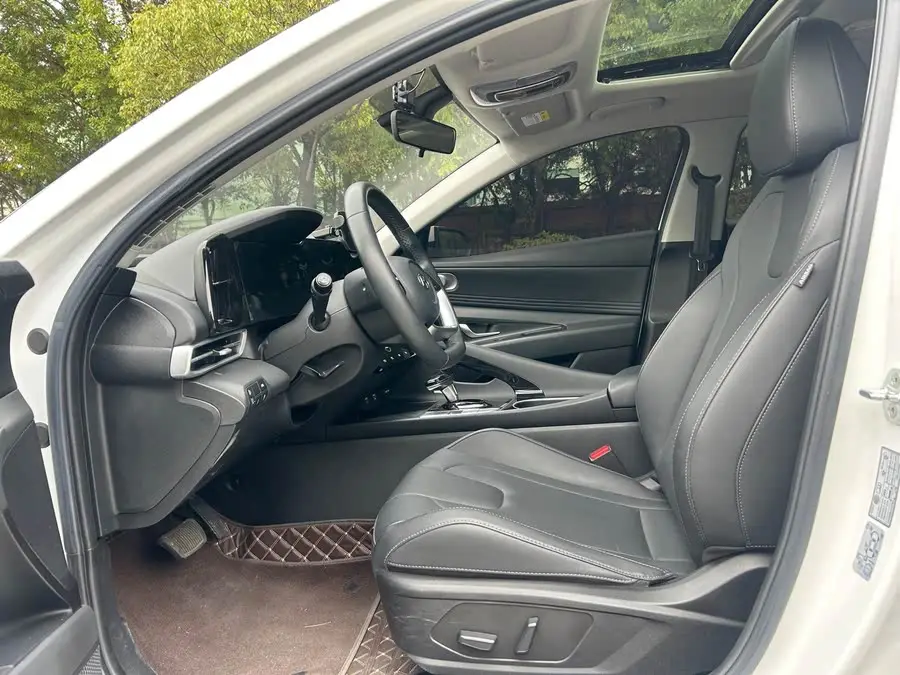 Elantra 2021 1.5L CVT LUX Premium Edition