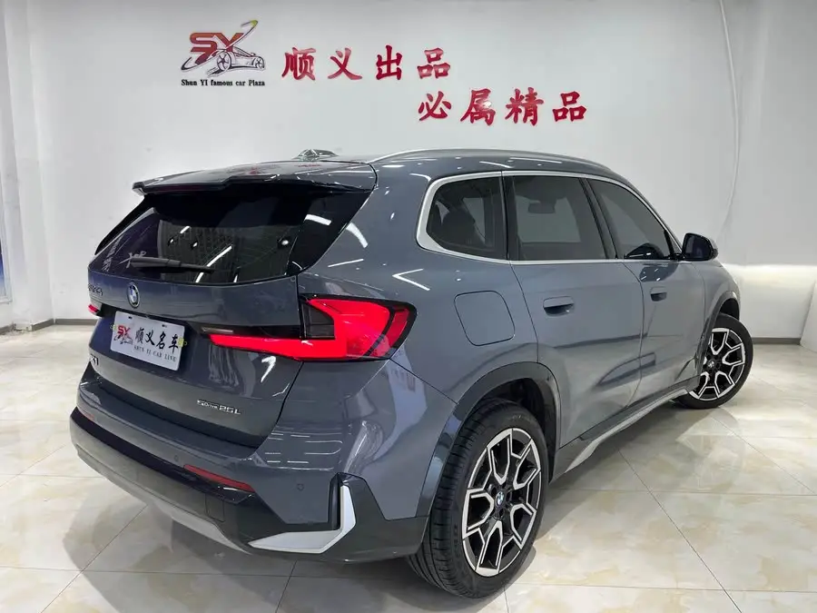 بي إم دبليو X1 2023 sDrive25Li حزمة تصميم X