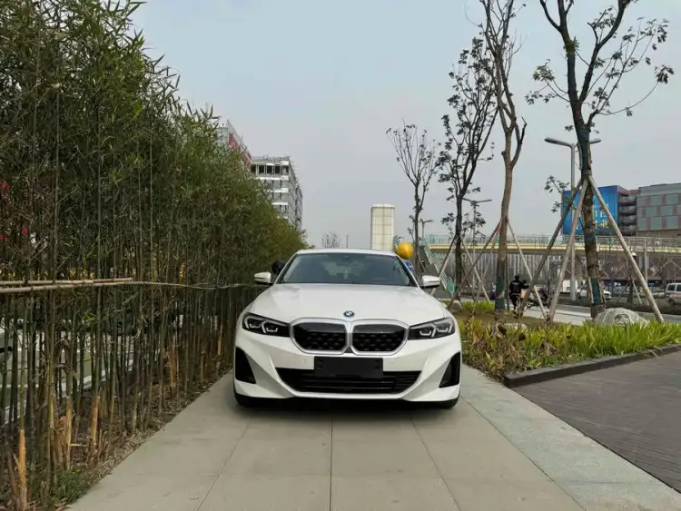 BMW i3 2024 eDrive 35 L