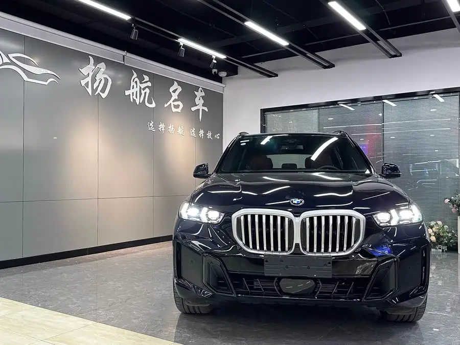 بي إم دبليو X5 2023 xDrive 40Li طراز فاخر M حزمة الرياضة الليلية