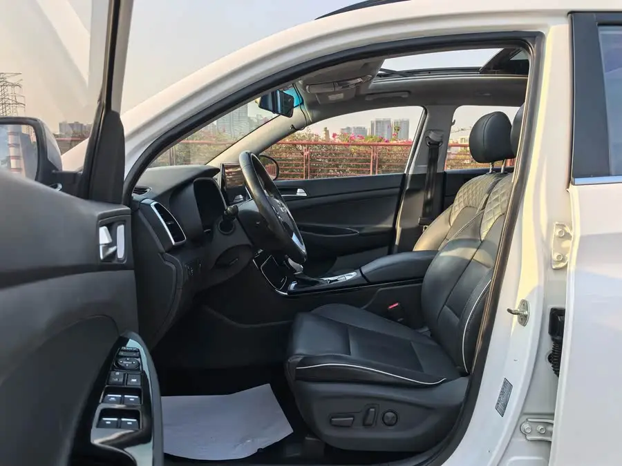 توكسان 2019 280TGDi النسخة العصرية ذات الدفع الثنائي من نوع دوال كلتش الوطنية VI