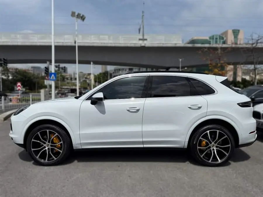 2023 Cayenne Cayenne 3.0T Platinum Edition