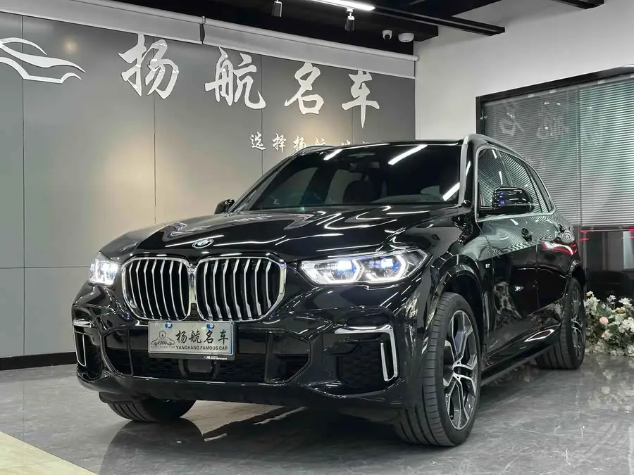 بي إم دبليو X5 2022 الطراز المحسن xDrive 40Li حزمة الرياضية الفاخرة M