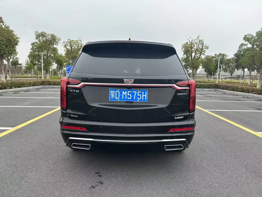 كاديلاك XT6 2022 2.0T طراز ستة مقاعد دفع رباعي فاخر