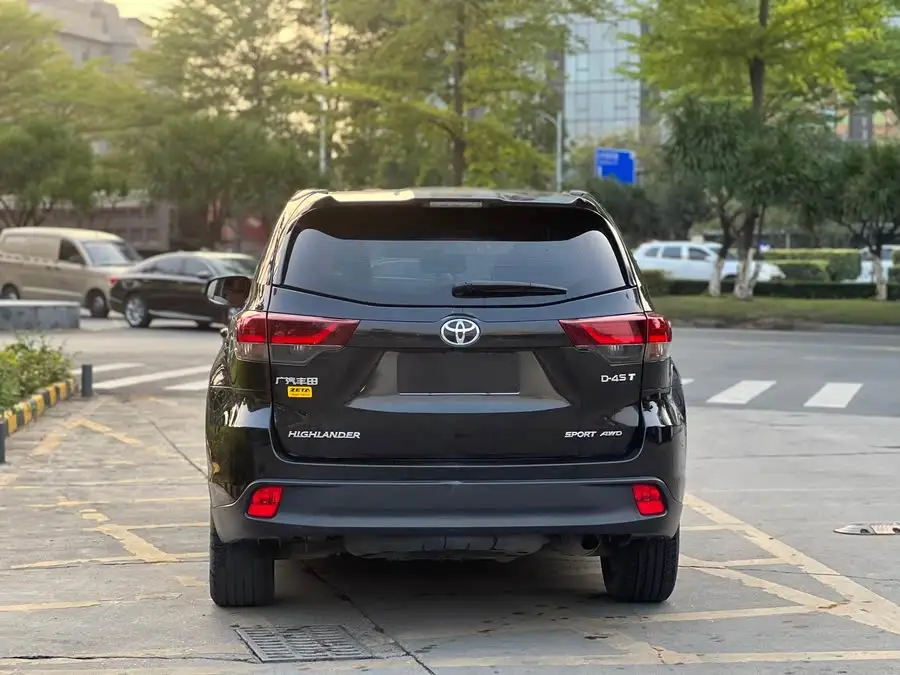 2021 هايلاندر 2.0T دفع رباعي نسخة الفارس 7 مقاعد