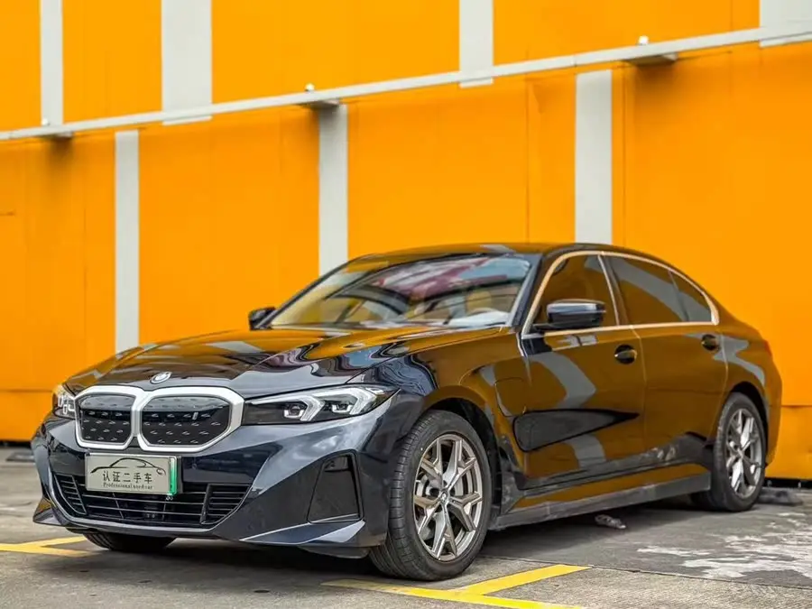 بي إم دبليو i3 2024 eDrive 35 L