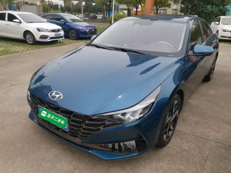 Elantra 2022 1.5L CVT LUX Premium Edition