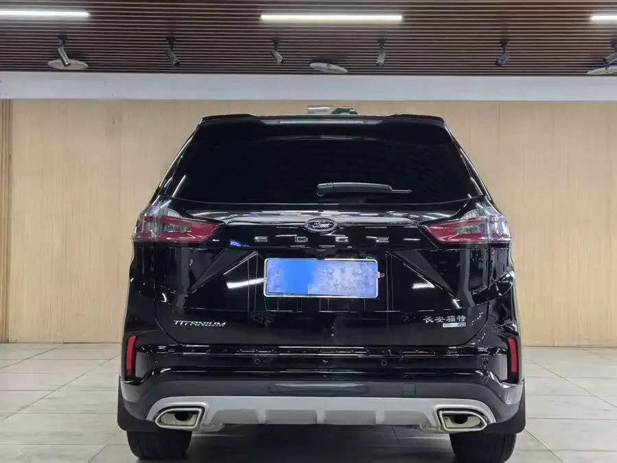 Ford Edge 2021 PLUS EcoBoost 245 Two-Wheel Drive Luxury 7-Seater