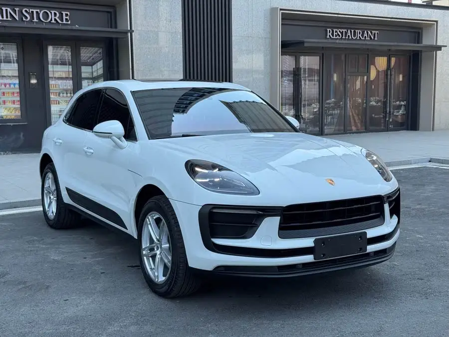 2024 Macan 2.0T