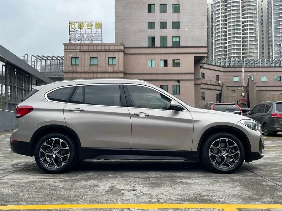 بي إم دبليو X1 2020 sDrive25Li النسخة الرائدة