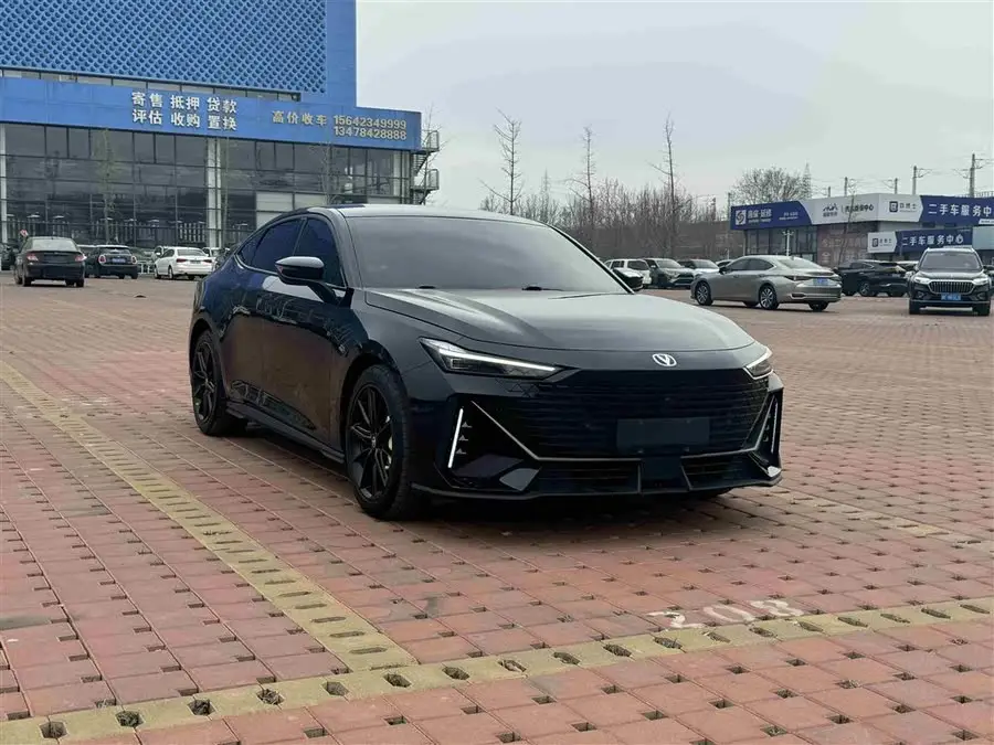 Changan UNI-V 2022 1.5T Premium