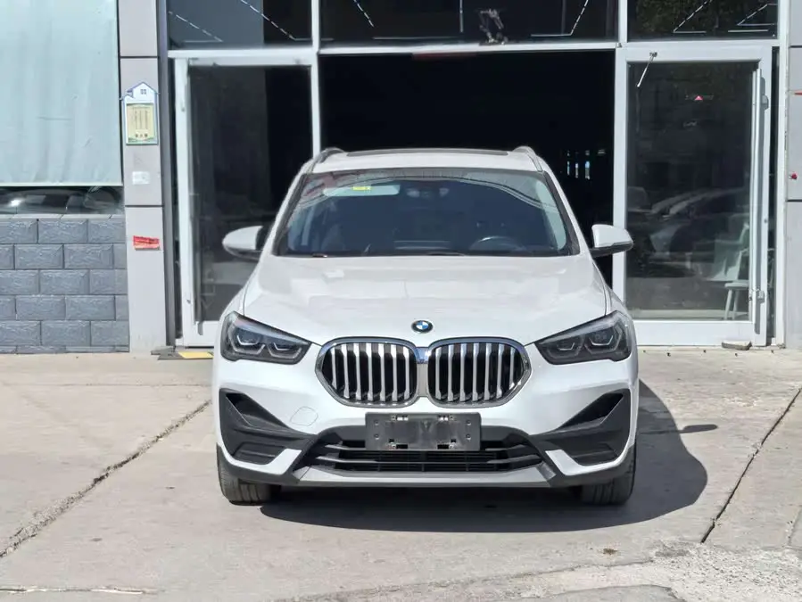 بي إم دبليو X1 2021 sDrive25Li الطراز الرائد