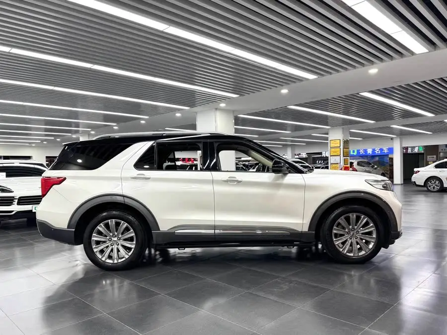 2020 إكسبلورر إيكو بوست 285 الدفع الرباعي تيتانيوم 6 مقاعد