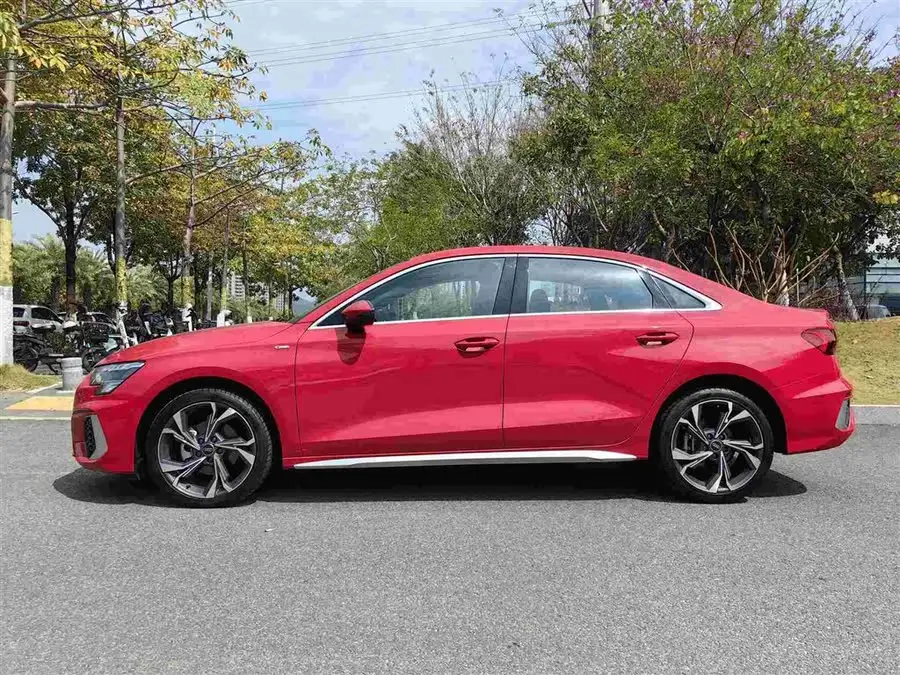 أودي A3 2024 A3L ليموزين 35 TFSI الرياضية الفاخرة