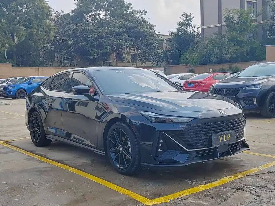 Changan UNI-V 2022 1.5T Premium