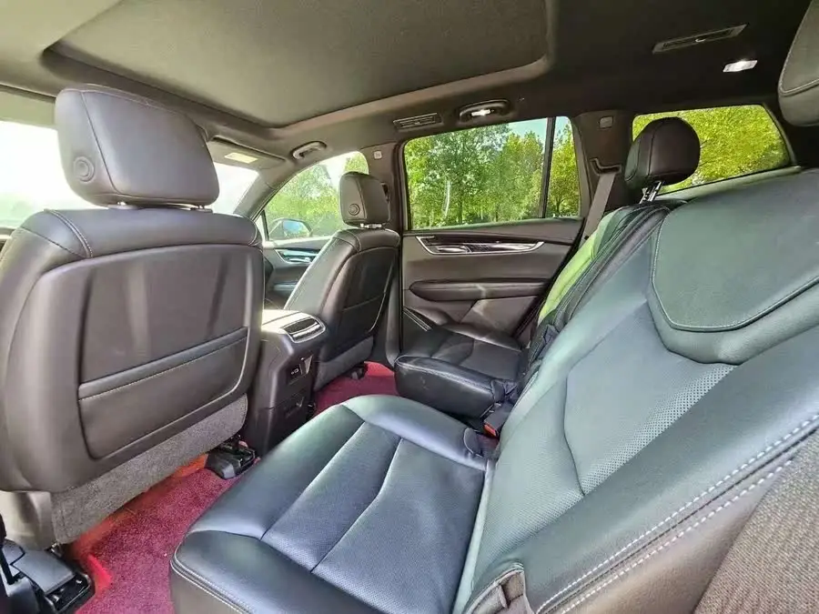 كاديلاك XT6 2022 2.0T فاخرة بالدفع الرباعي لستة مقاعد