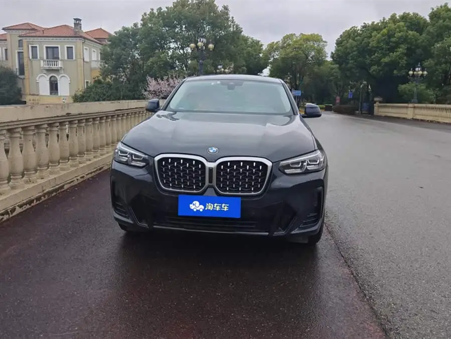 بي إم دبليو X4 2022 xDrive 25i حزمة M الرياضية
