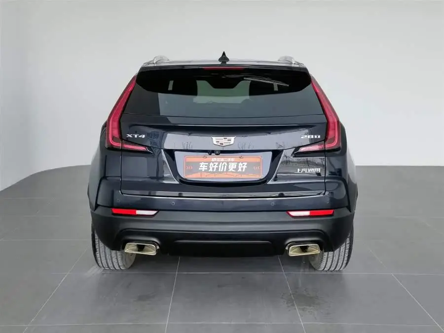 كاديلاك XT4 2021 28T طراز فني للدفع الأمامي