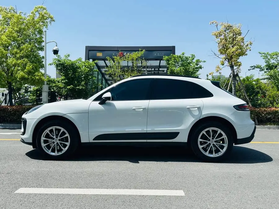 2023 Macan 2.0T