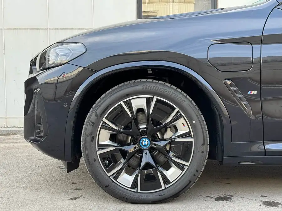 BMW iX3 2024 Model Leading Edition