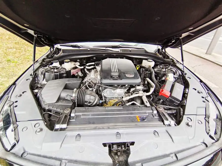 كاديلاك CT5 2022 28T فخمة