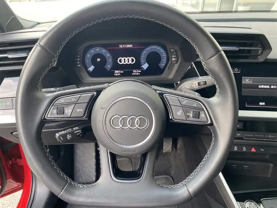 أودي A3 2023 طراز مُعدل A3L ليموزين 35 TFSI إصدار رياضي عصري