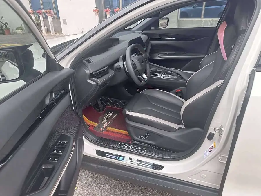 شانغن UNI-V 2023 1.5T المميزة