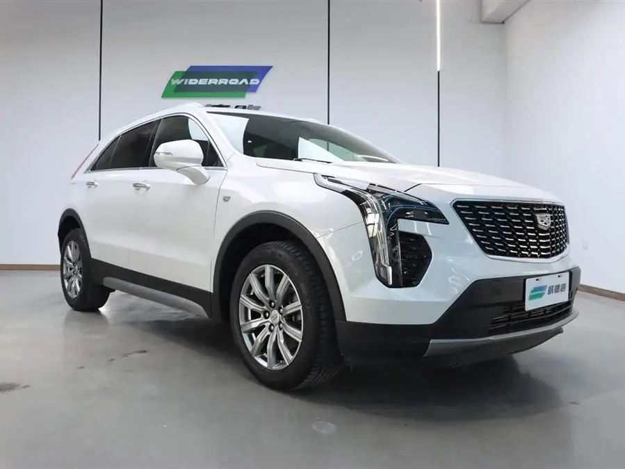 كاديلاك XT4 2020 28T فئة الدفع الأمامي المتميزة