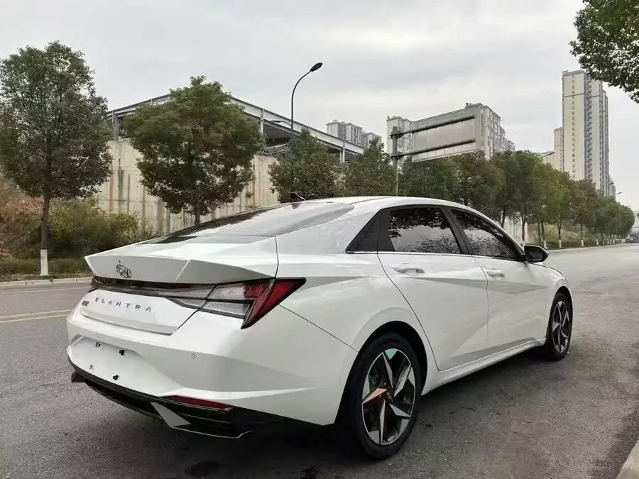 إيلانتر 2022 1.5 لتر CVT LUX النسخة الفاخرة