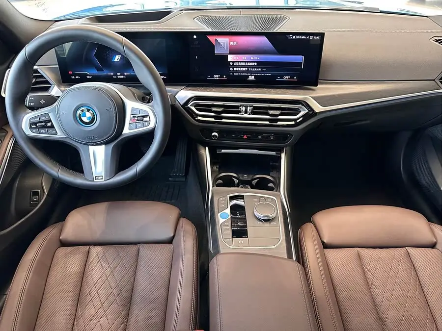 بي إم دبليو i3 2023 eDrive 40 L حزمة الرياضة الليلية