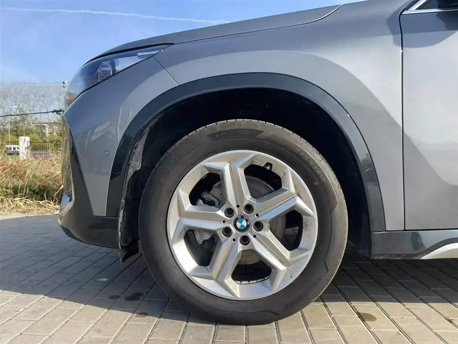 بي إم دبليو X1 2023 sDrive20Li حزمة تصميم X