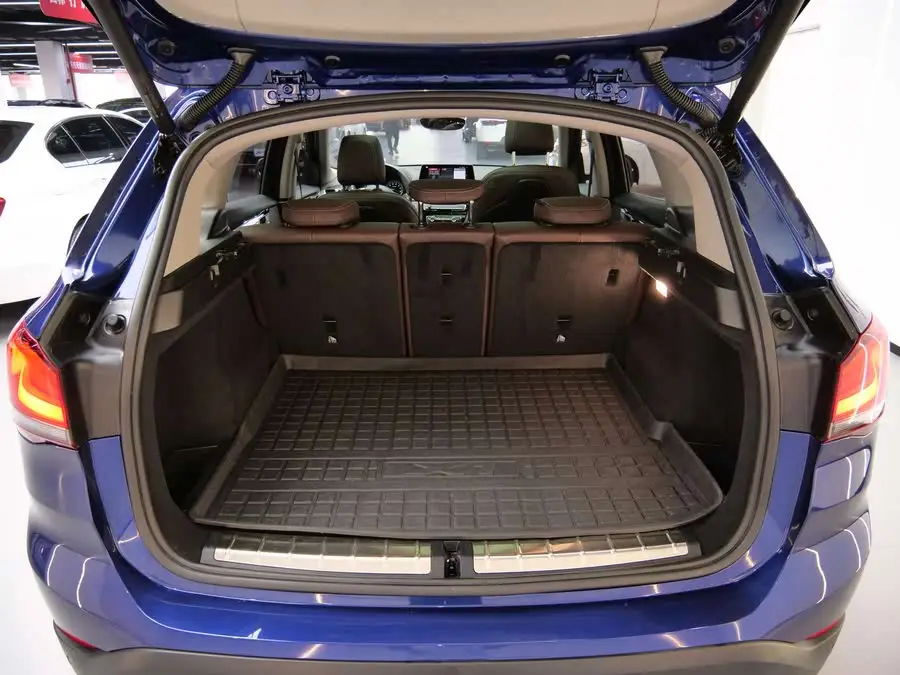 بي إم دبليو X1 2020 sDrive25Li النسخة الرائدة