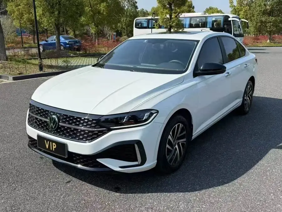 لافيدا 2023 طراز 300TSI DSG النسخة الكاملة النجومية